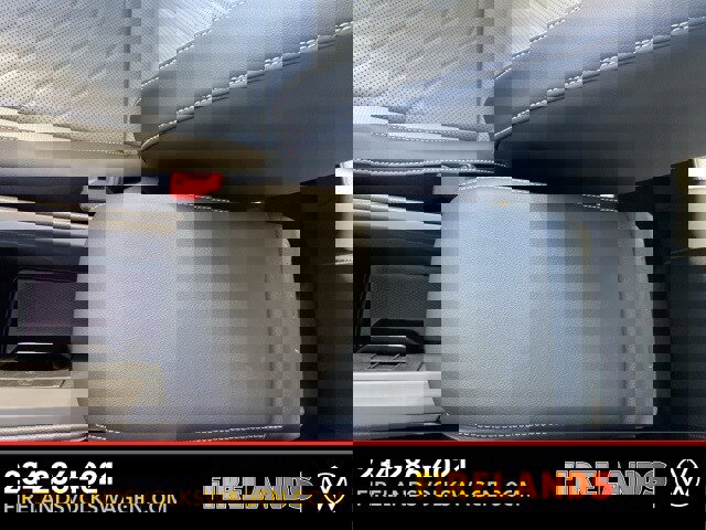 New 2025 Volkswagen Tiguan SE image 40