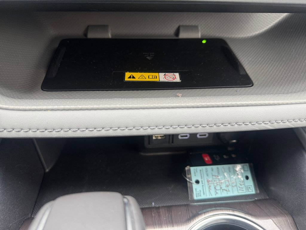 Used 2023 Toyota Highlander Platinum image 26