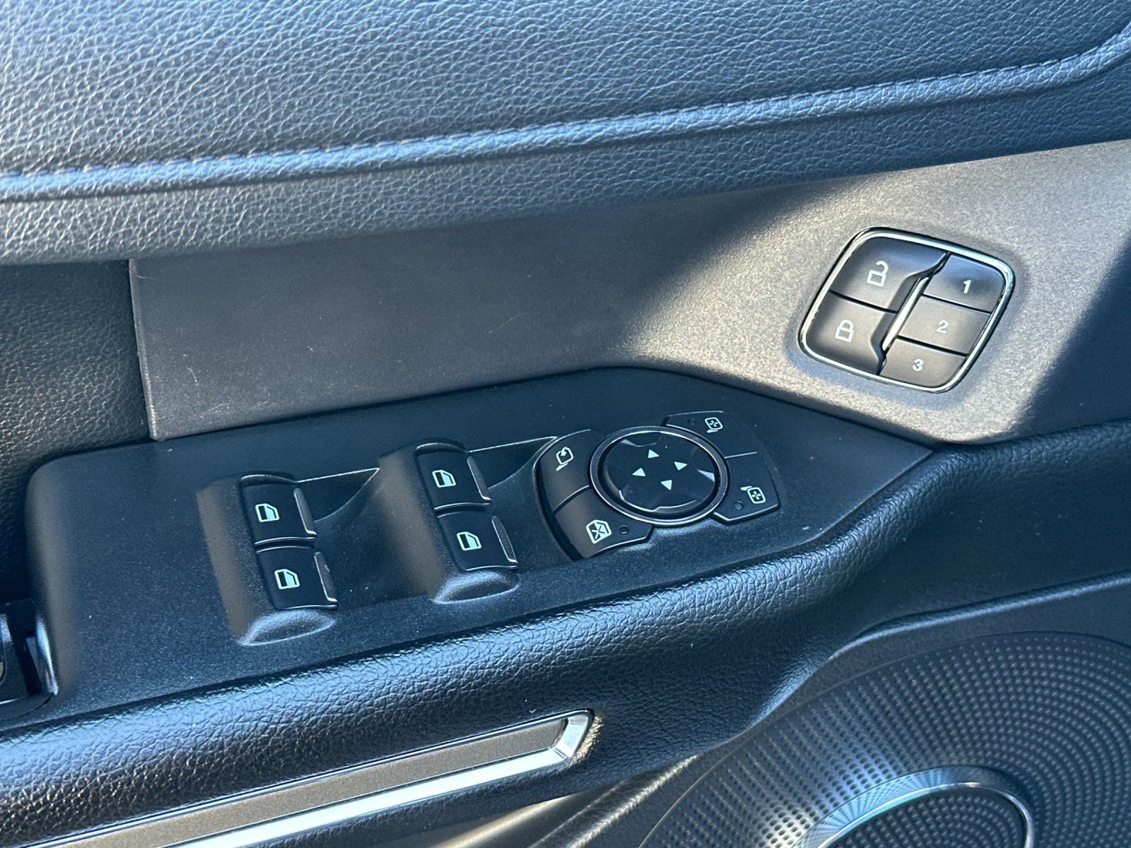 Used 2020 Ford Expedition Max XLT w/ Equipment Group 202A image 13