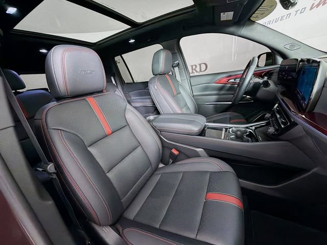 Used 2024 Chevrolet Traverse RS FWD image 36