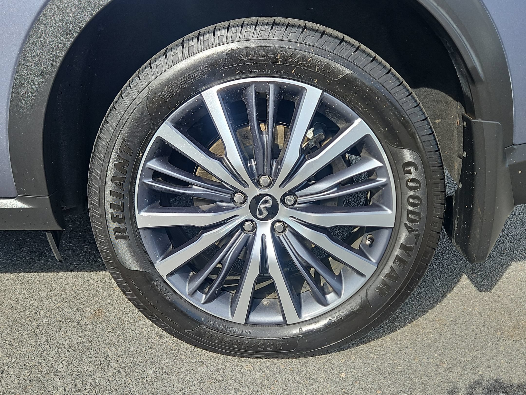 Used 2024 INFINITI QX60 Sensory w/ Vision Package AWD/4WD image 17