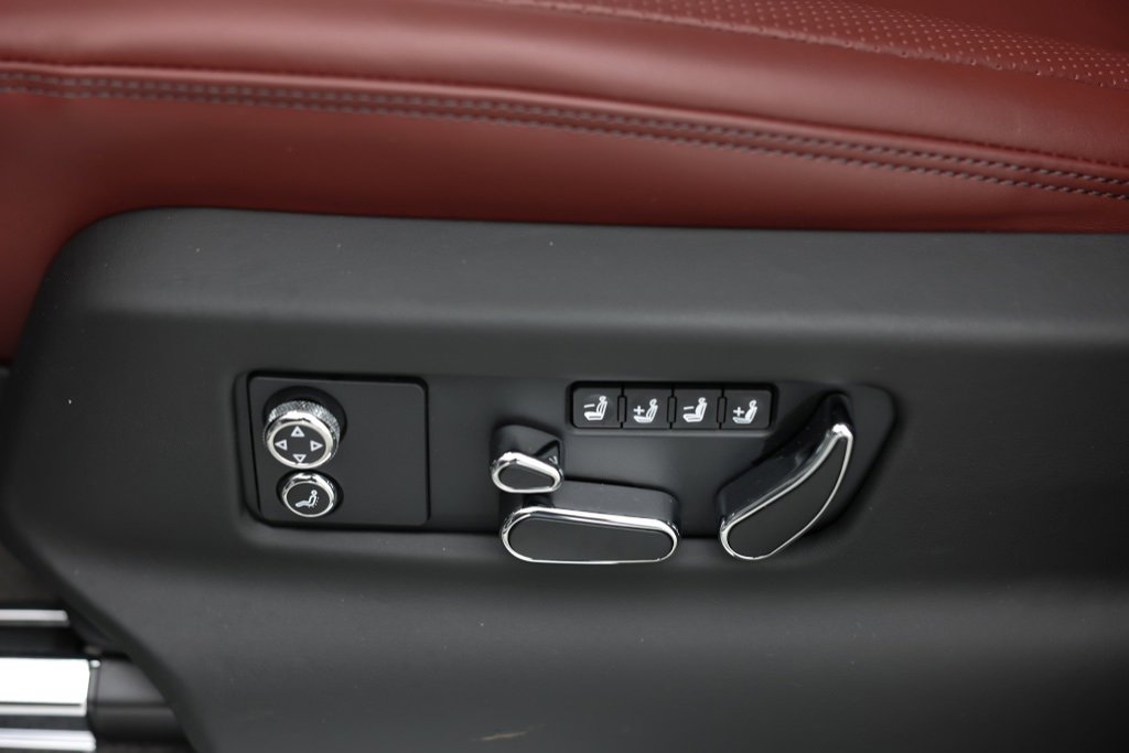 New 2024 Bentley Bentayga image 16