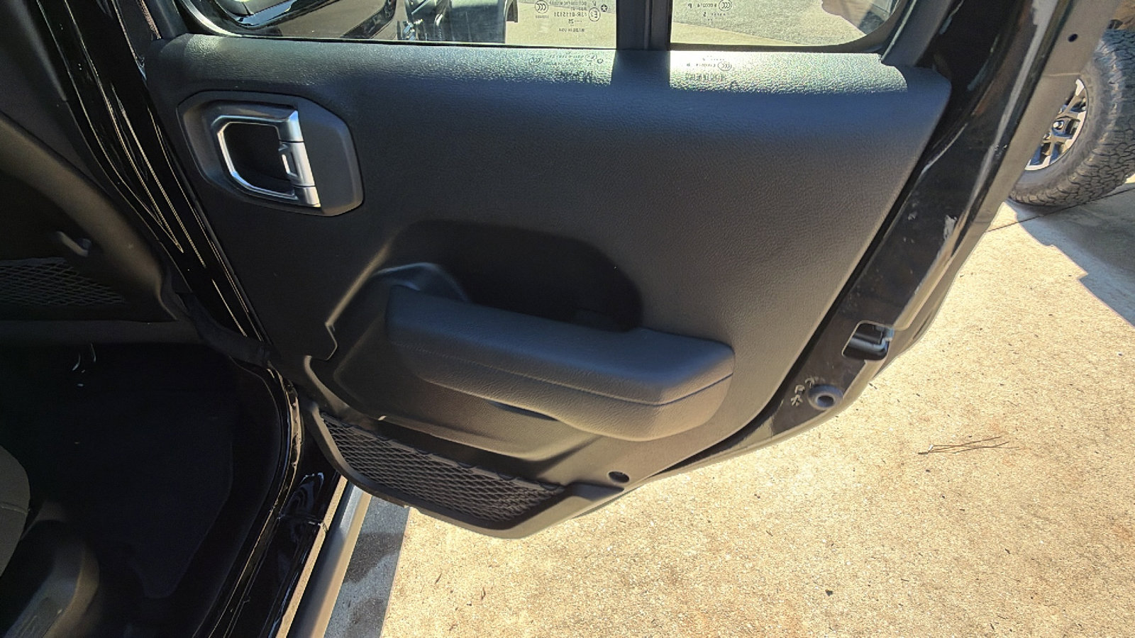 Used 2025 Jeep Wrangler Unlimited Rubicon 4xe w/ Convenience Group image 20