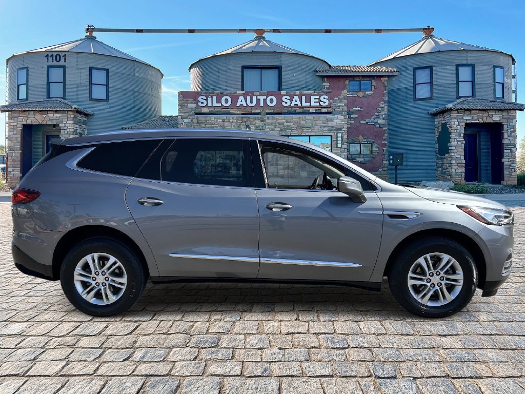 Used 2021 Buick Enclave Essence w/ Sound and Sites Package AWD/4WD image 5