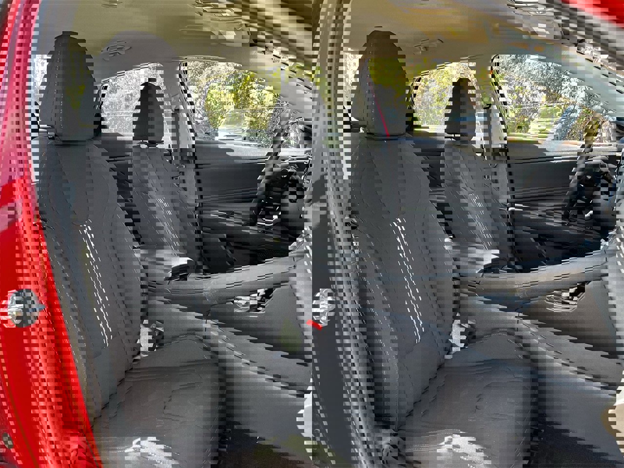 Used 2023 Hyundai Elantra SEL w/ Convenience Package image 24