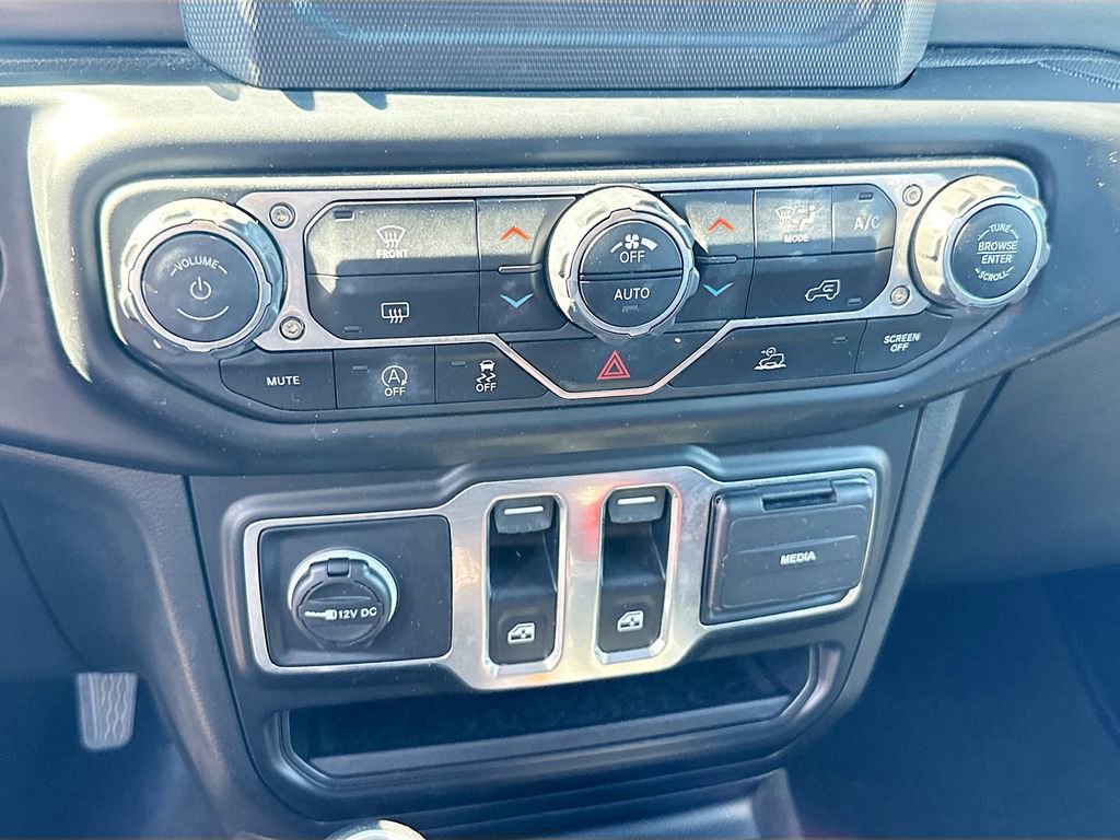Used 2021 Jeep Wrangler Sport S image 17