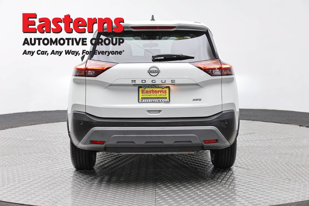 Used 2023 Nissan Rogue S AWD/4WD image 6