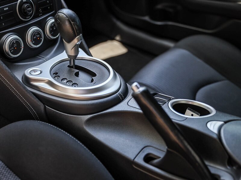 Used 2010 Nissan 370Z Coupe RWD image 19