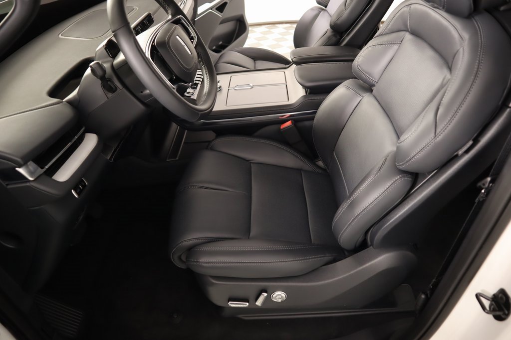 New 2025 Lincoln Navigator L Reserve w/ Jet Appearance Package image 11