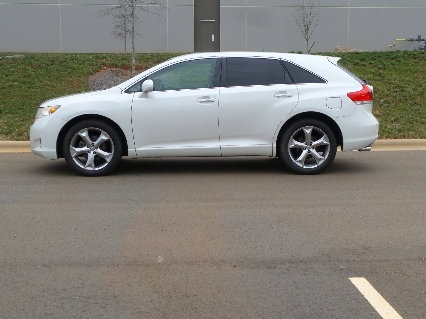 Used 2009 Toyota Venza image 3