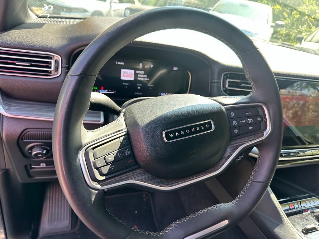 Used 2024 Jeep Wagoneer Series II AWD/4WD image 15