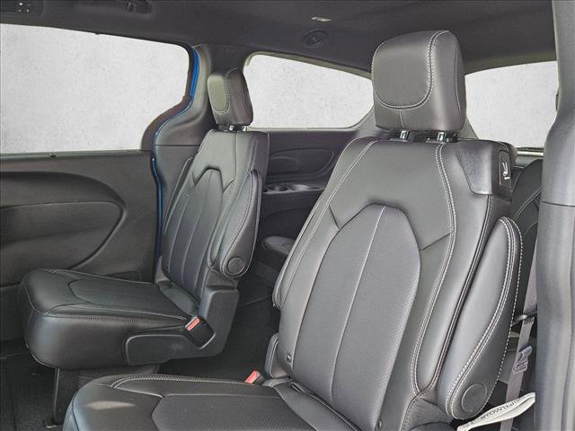 New 2026 Chrysler Pacifica Select w/ S Appearance Package FWD image 14