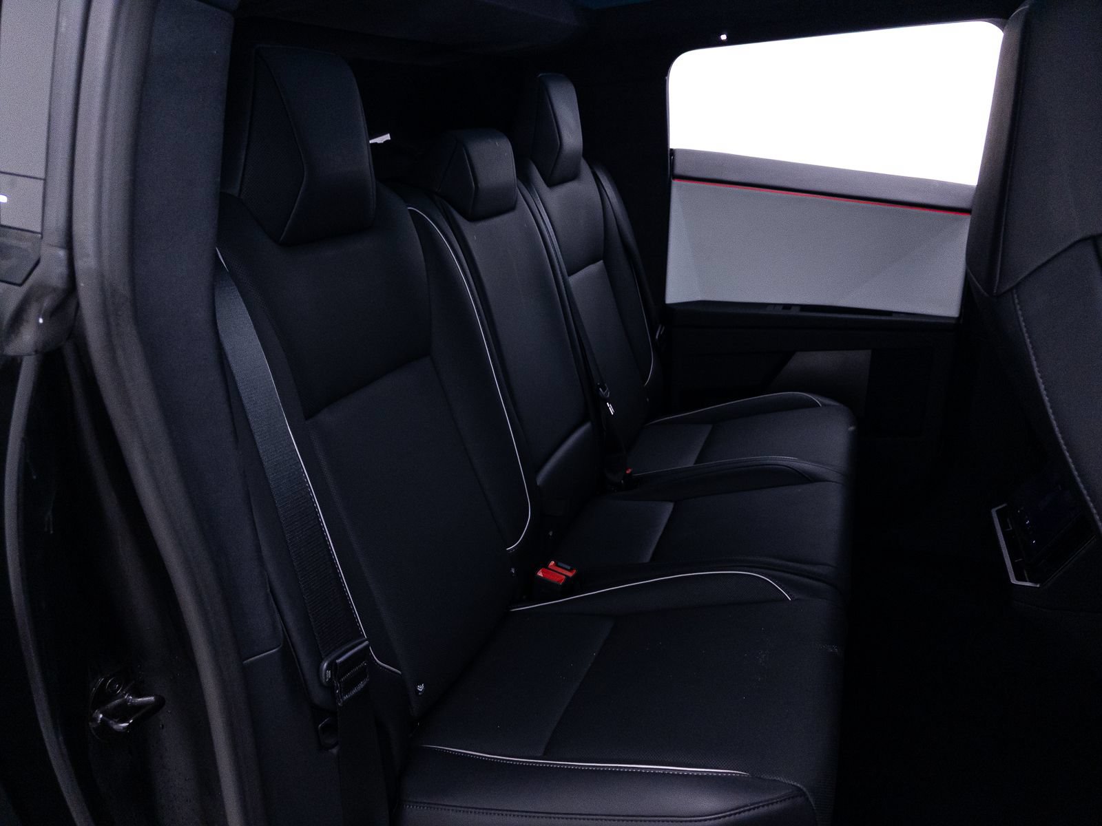 Used 2024 Tesla Cybertruck AWD Crew Cab image 36