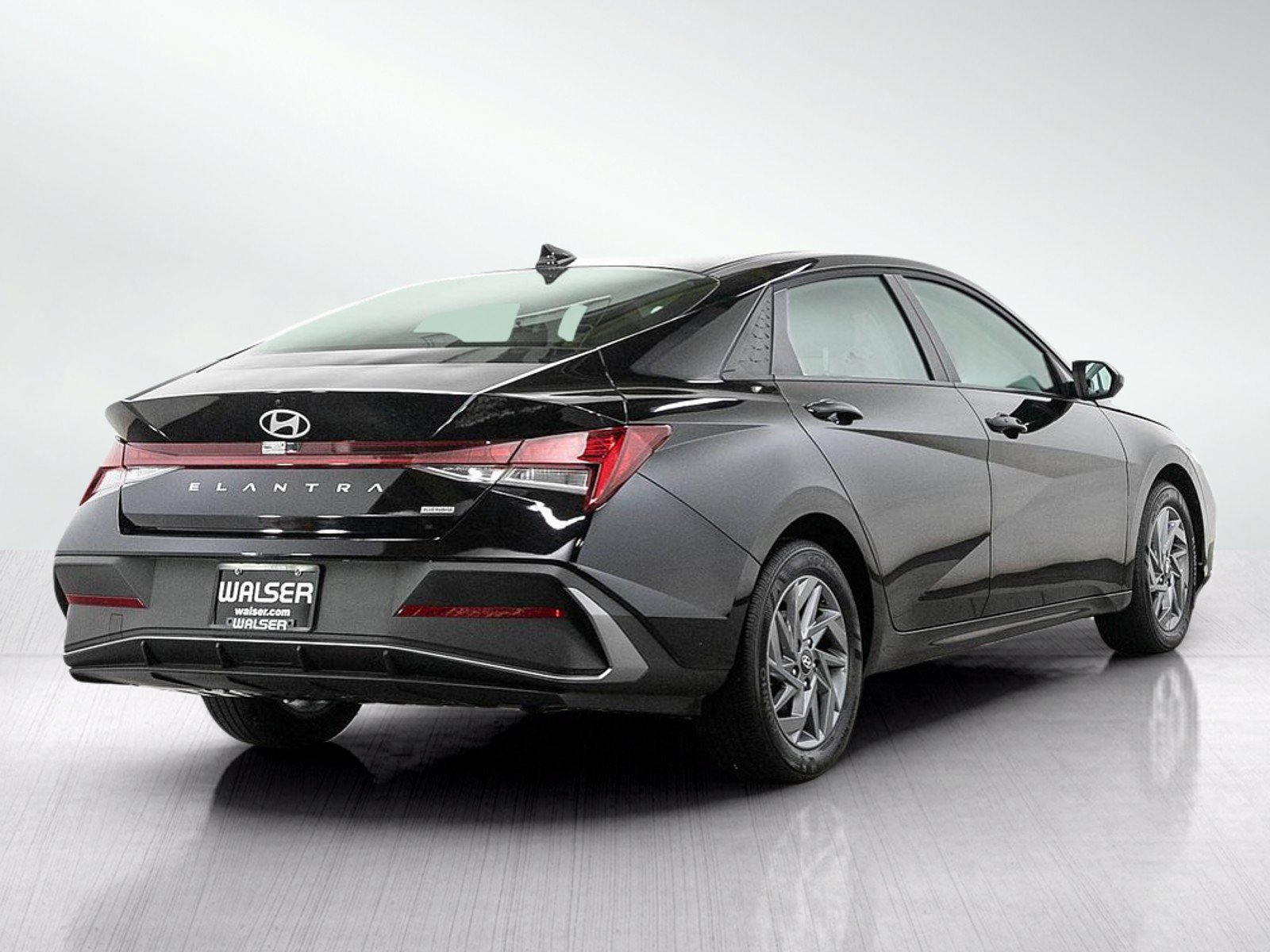 Used 2026 Hyundai Elantra Hybrid FWD image 5