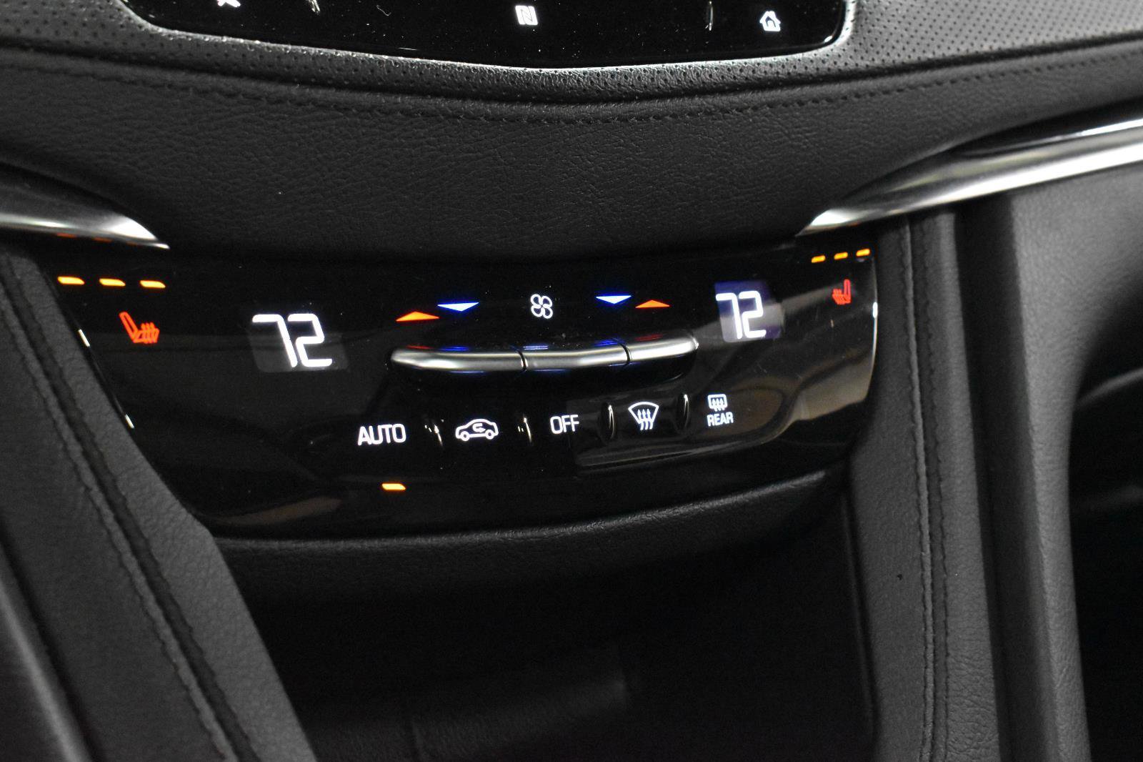 Used 2021 Cadillac XT5 Premium Luxury w/ LPO, Floor Liner Package image 20