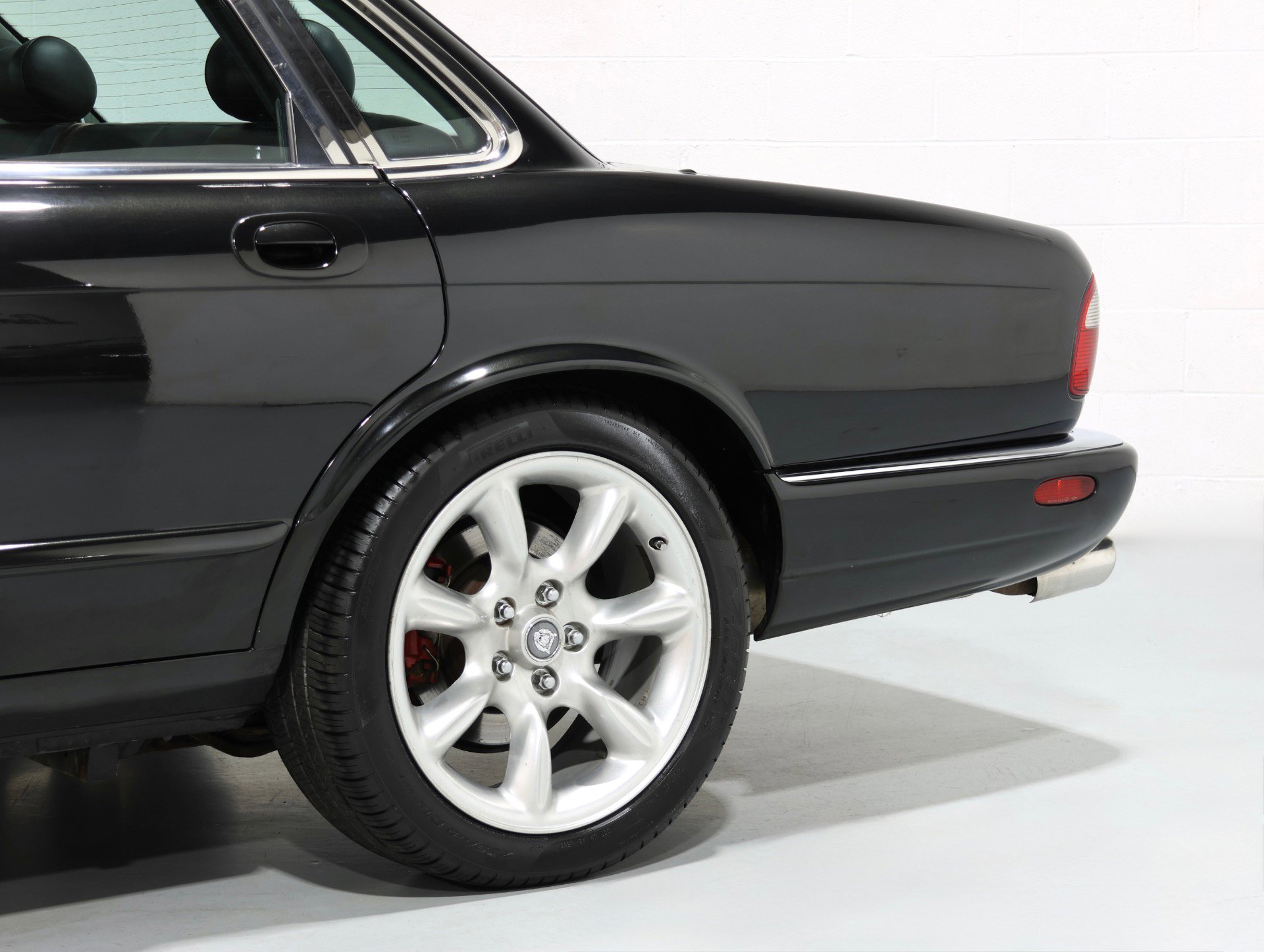 Used 1998 Jaguar XJ8 RWD image 8