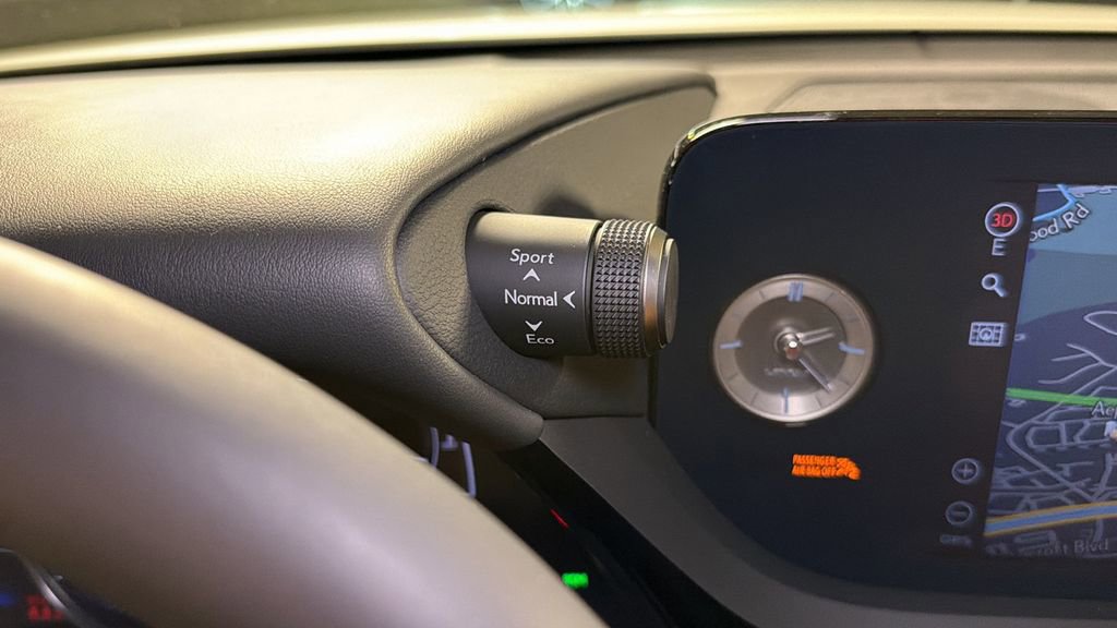 Certified 2022 Lexus ES 300h 300h w/ Premium Package image 32