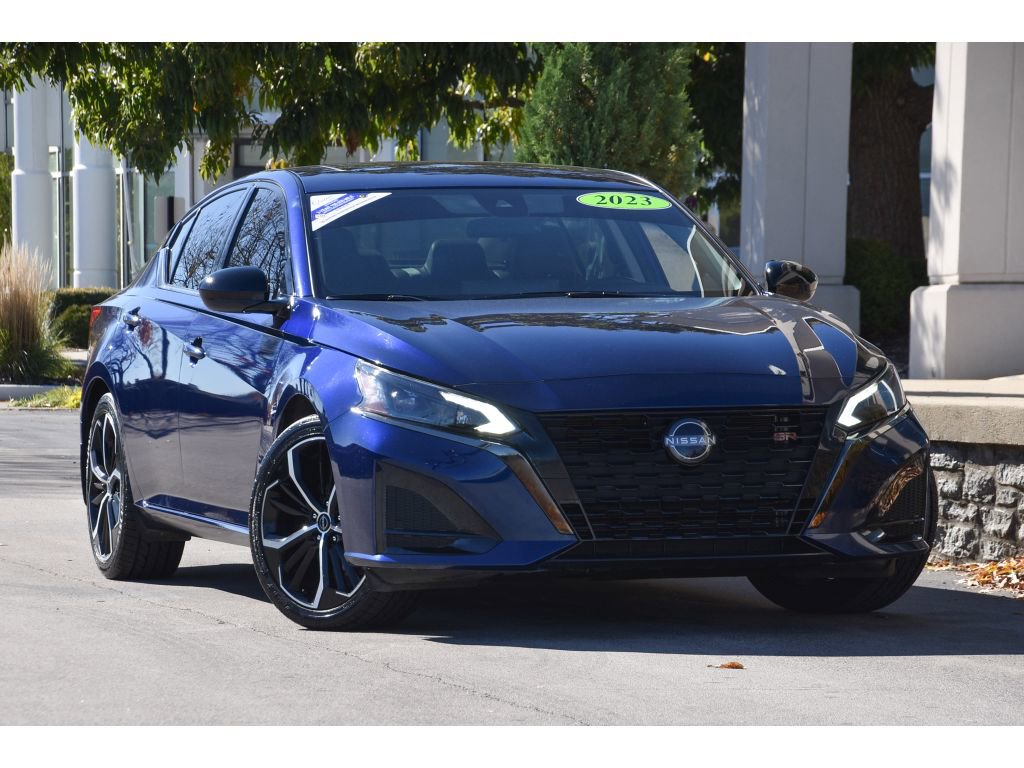 Used 2023 Nissan Altima 2.5 SR w/ SR Premium Package image 1