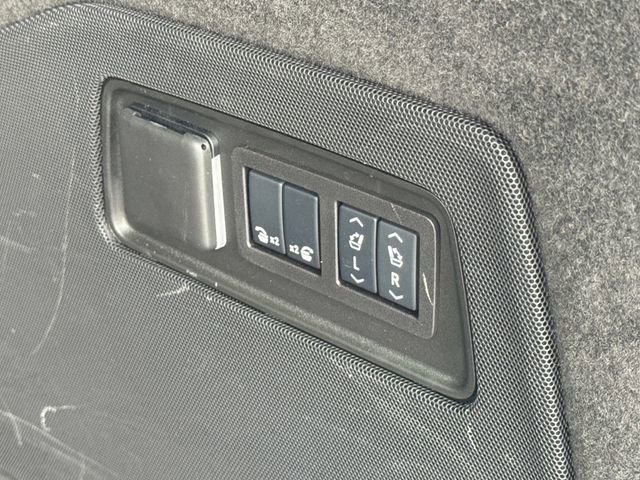 Used 2025 Cadillac Escalade ESV Sport Platinum AWD/4WD image 6