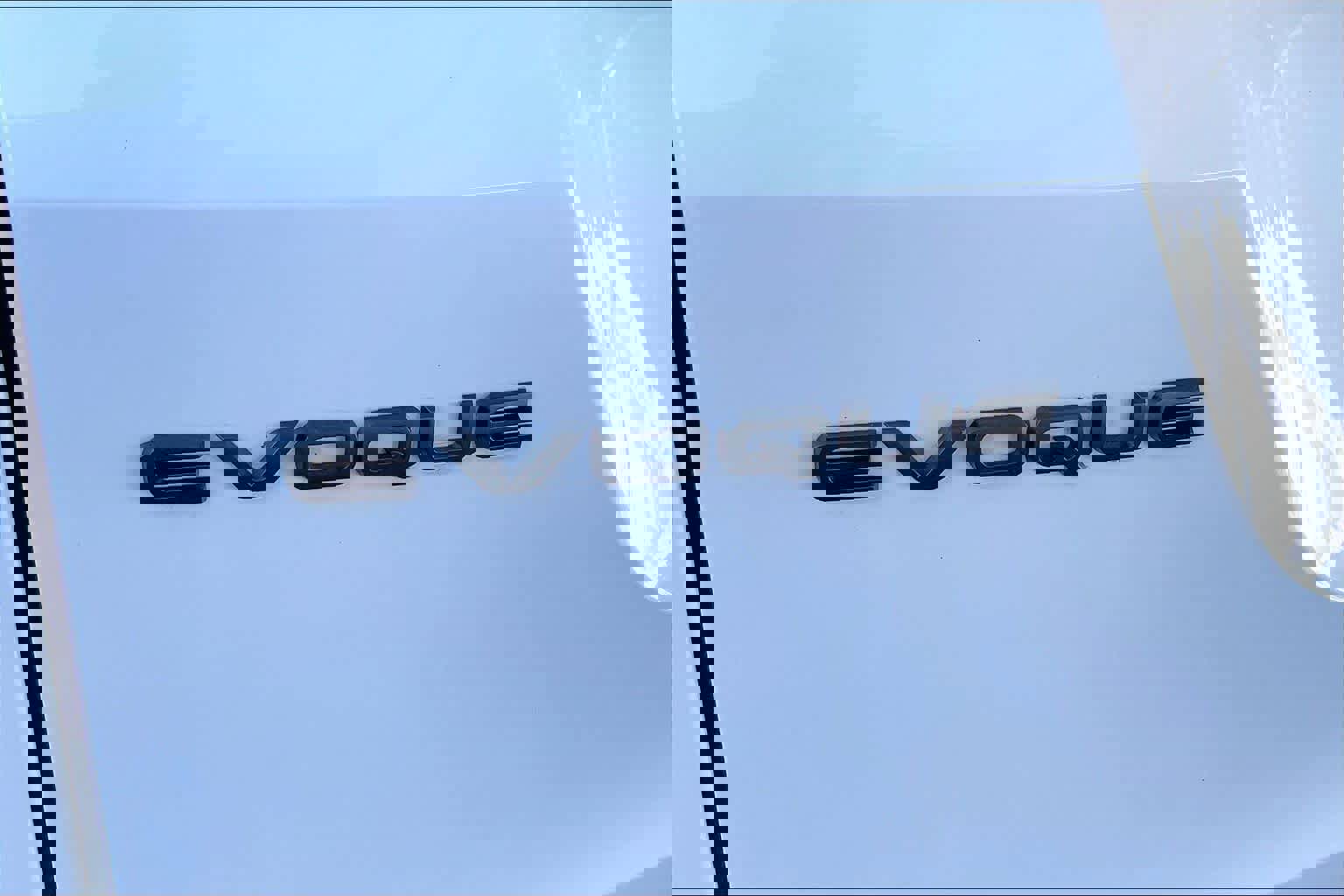 Used 2026 Land Rover Range Rover Evoque Dynamic SE image 9