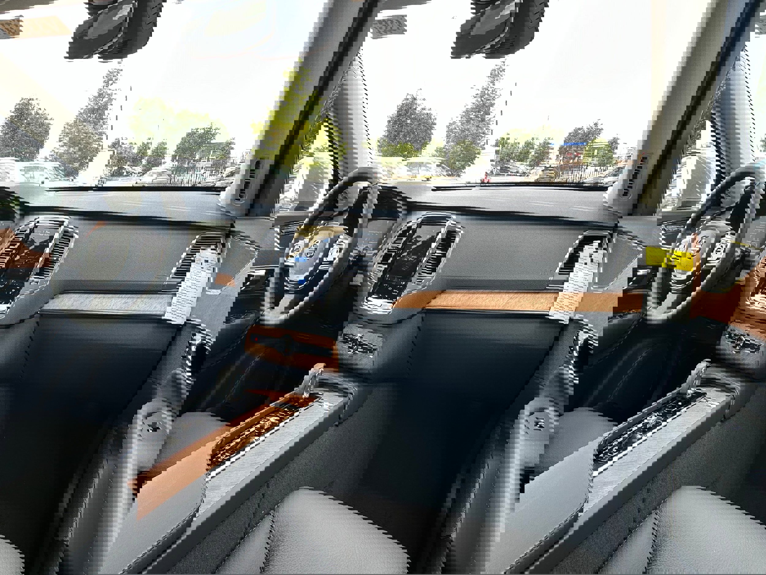 New 2025 Volvo XC90 T8 Core w/ Protection Package Premier image 10