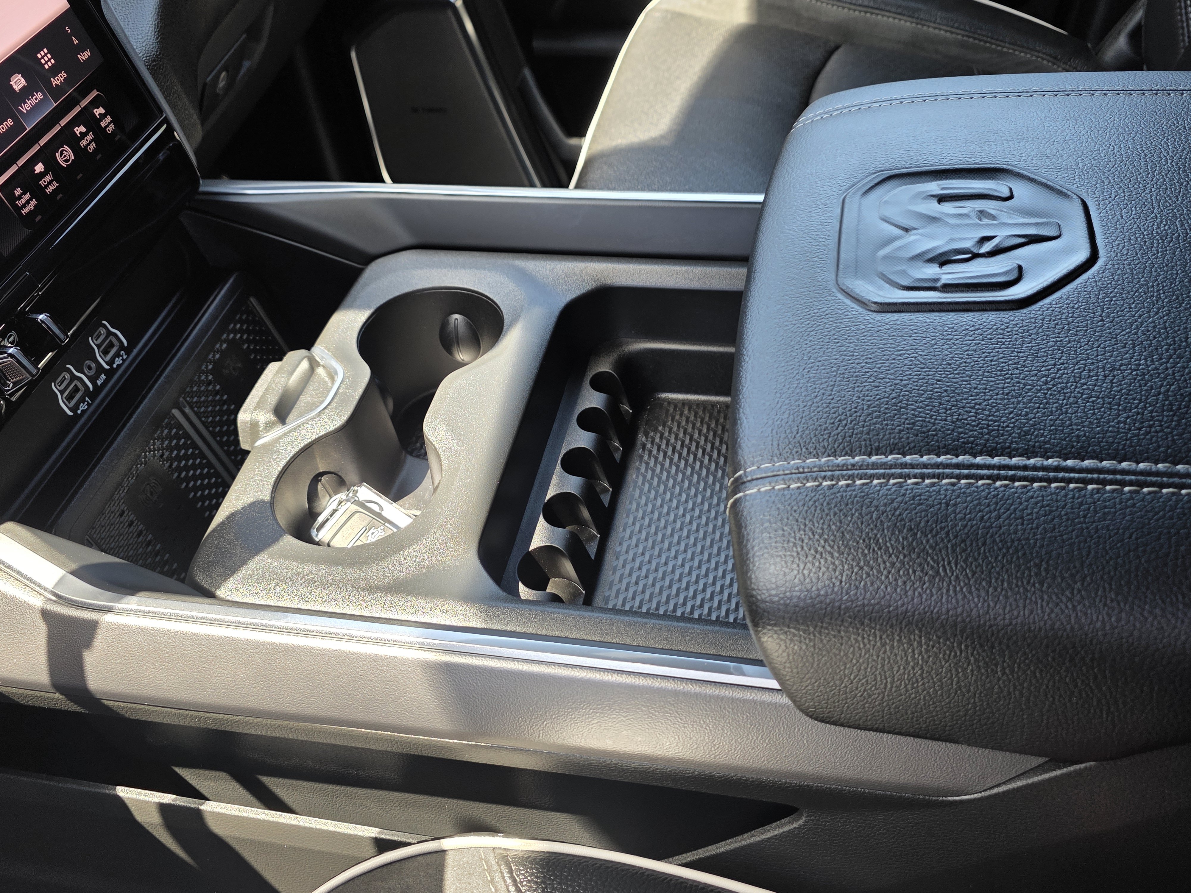 New 2026 RAM 3500 Laramie AWD/4WD image 14