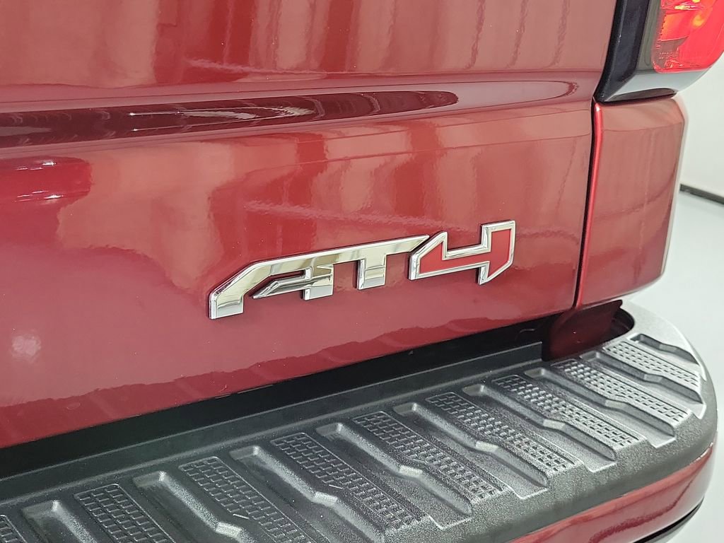 Used 2024 GMC Sierra 1500 AT4 w/ Technology Package image 5