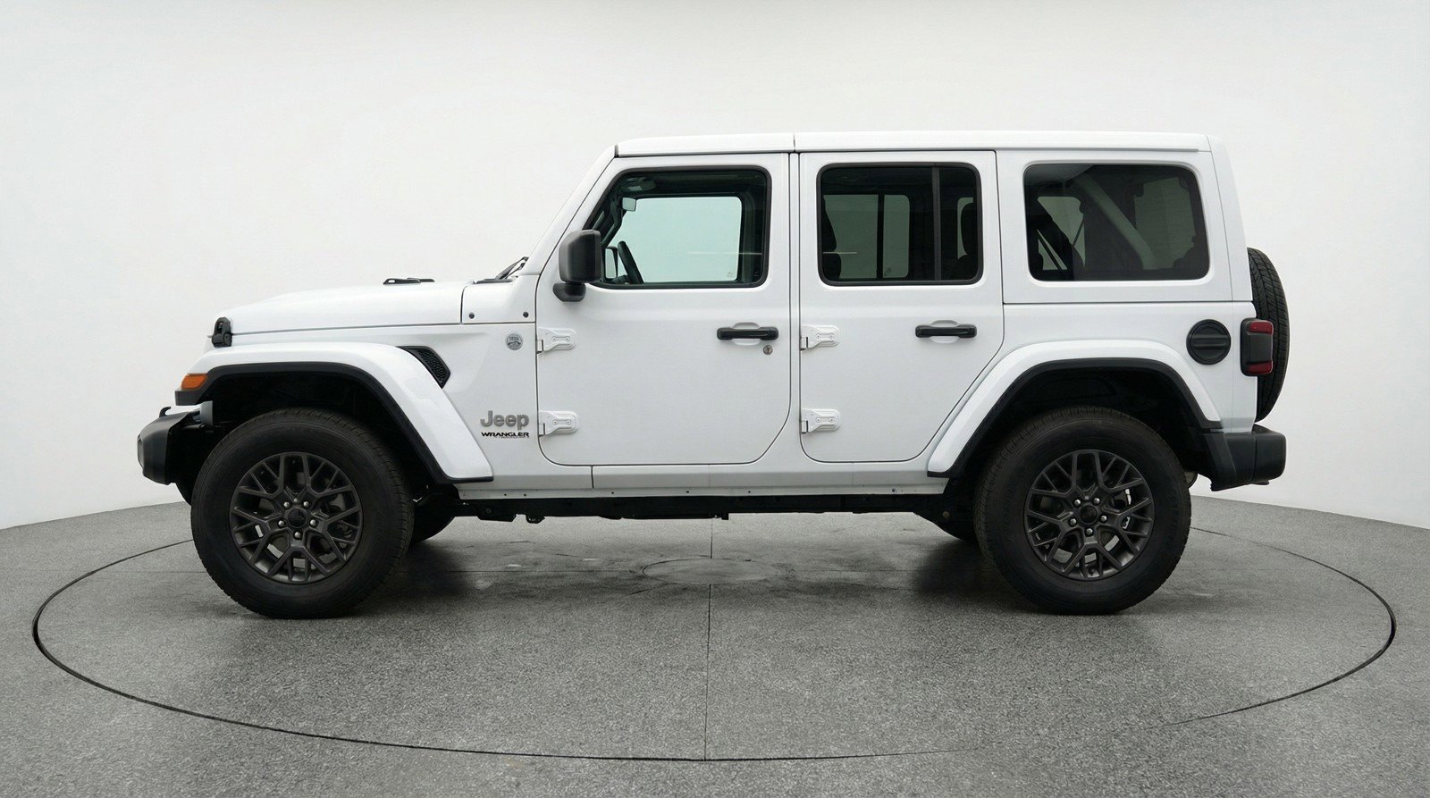 Used 2025 Jeep Wrangler Sahara AWD/4WD image 5