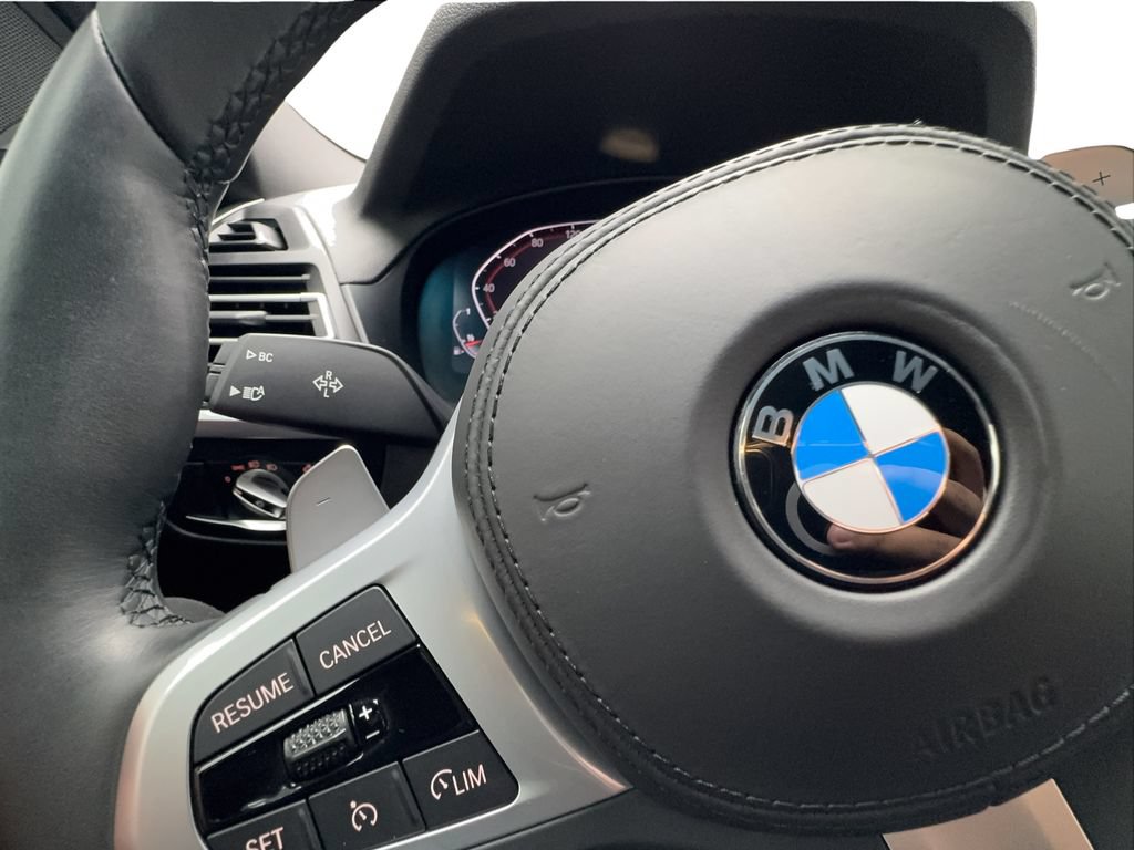 Used 2025 BMW X4 xDrive30i w/ M Sport Package AWD/4WD image 46