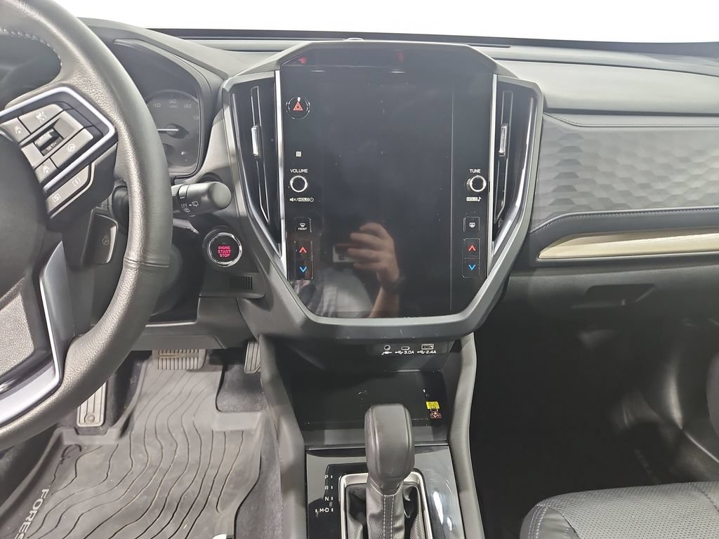 Used 2025 Subaru Forester Limited AWD/4WD image 19