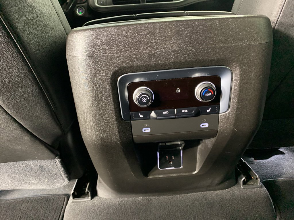 Used 2021 Chevrolet Tahoe LT w/ Luxury Package image 33