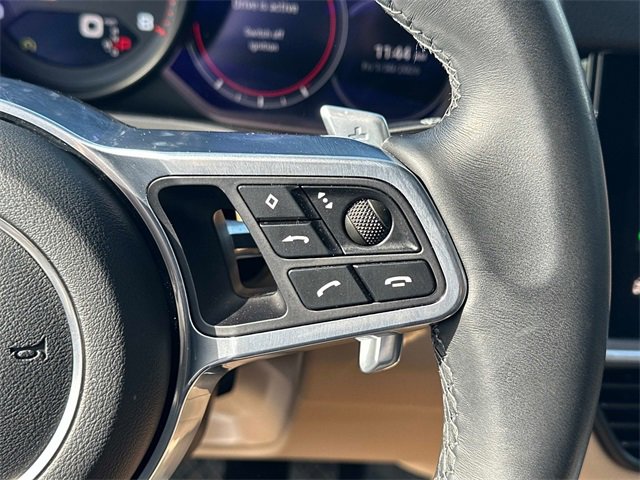 Used 2023 Porsche Cayenne Platinum Edition image 6