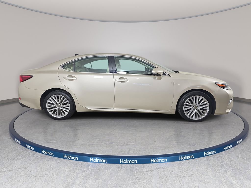 Used 2016 Lexus ES 350 w/ Luxury Package w/Wood Trim image 5