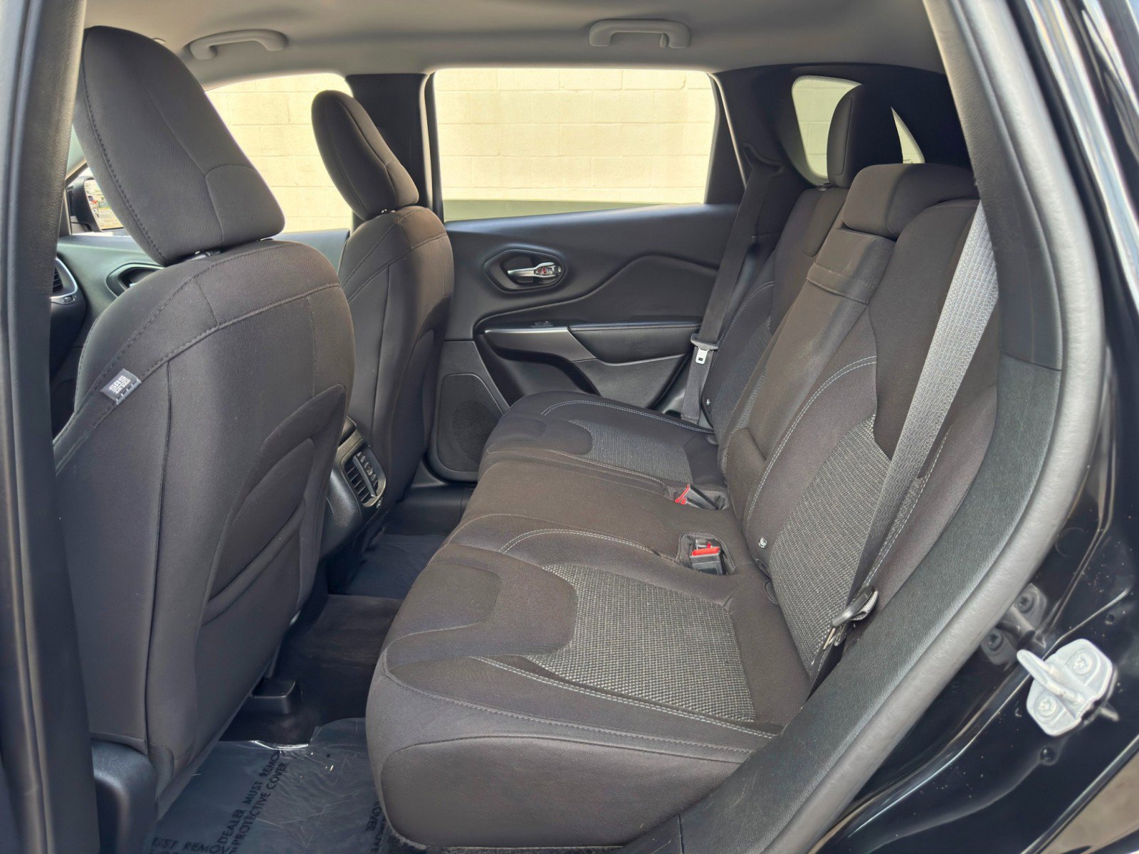 Used 2019 Jeep Cherokee Latitude w/ Popular Appearance Group FWD image 34