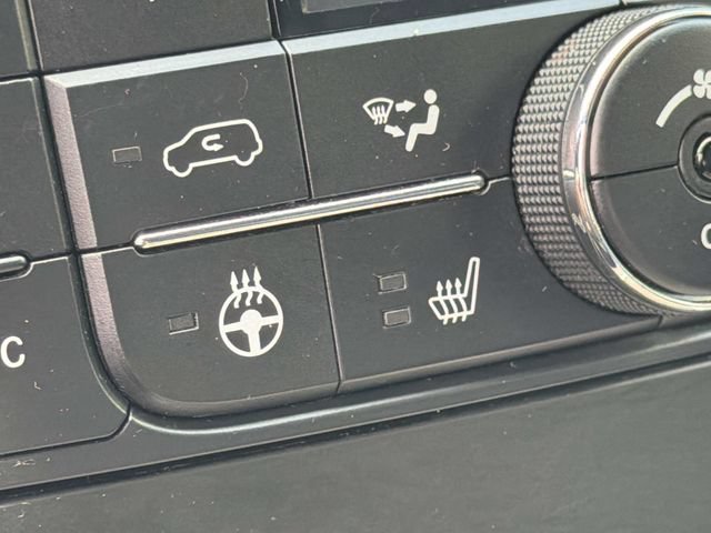 Used 2015 Dodge Grand Caravan SXT FWD image 32