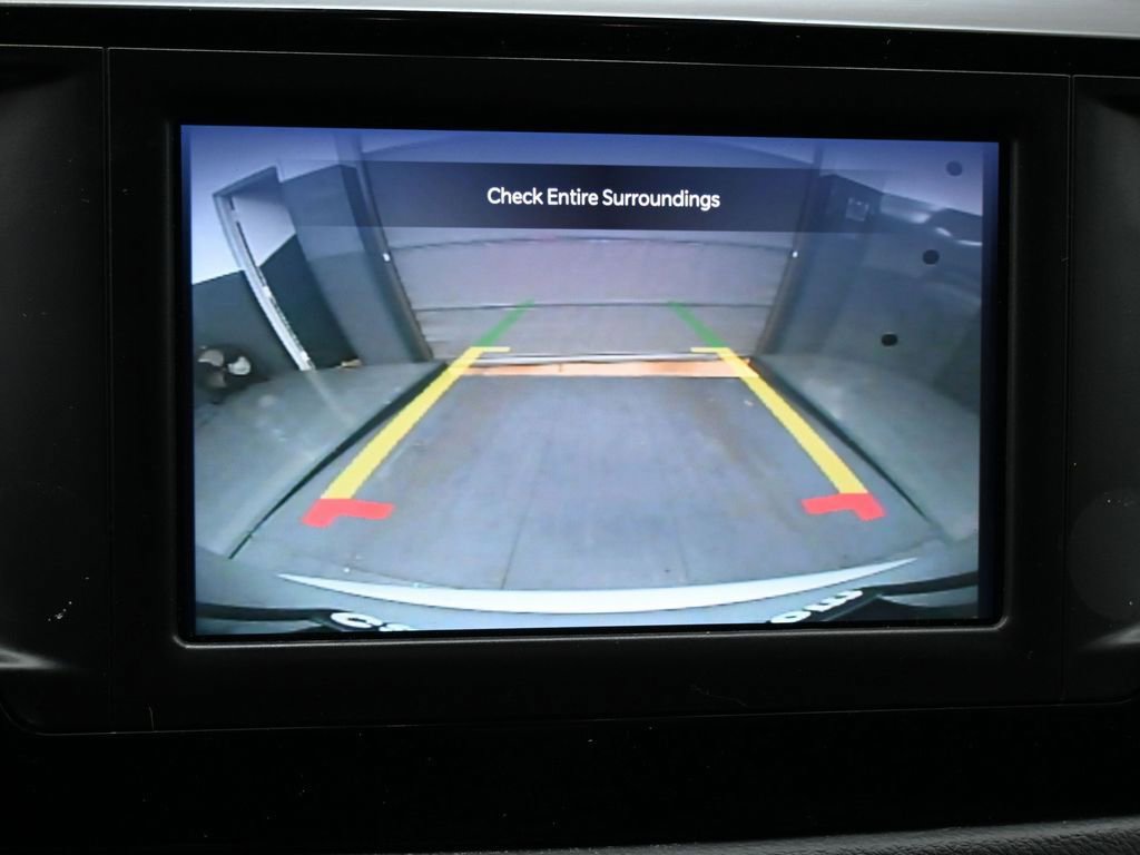 Used 2023 Chrysler Voyager LX image 23