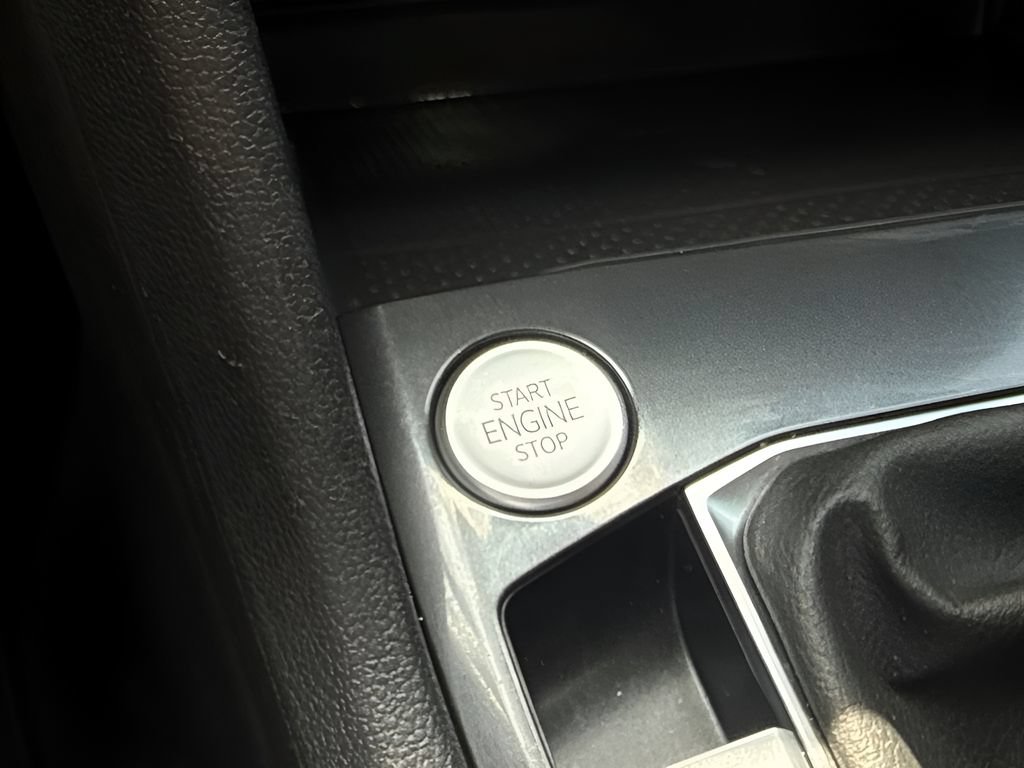 Used 2022 Volkswagen Tiguan SE FWD image 17