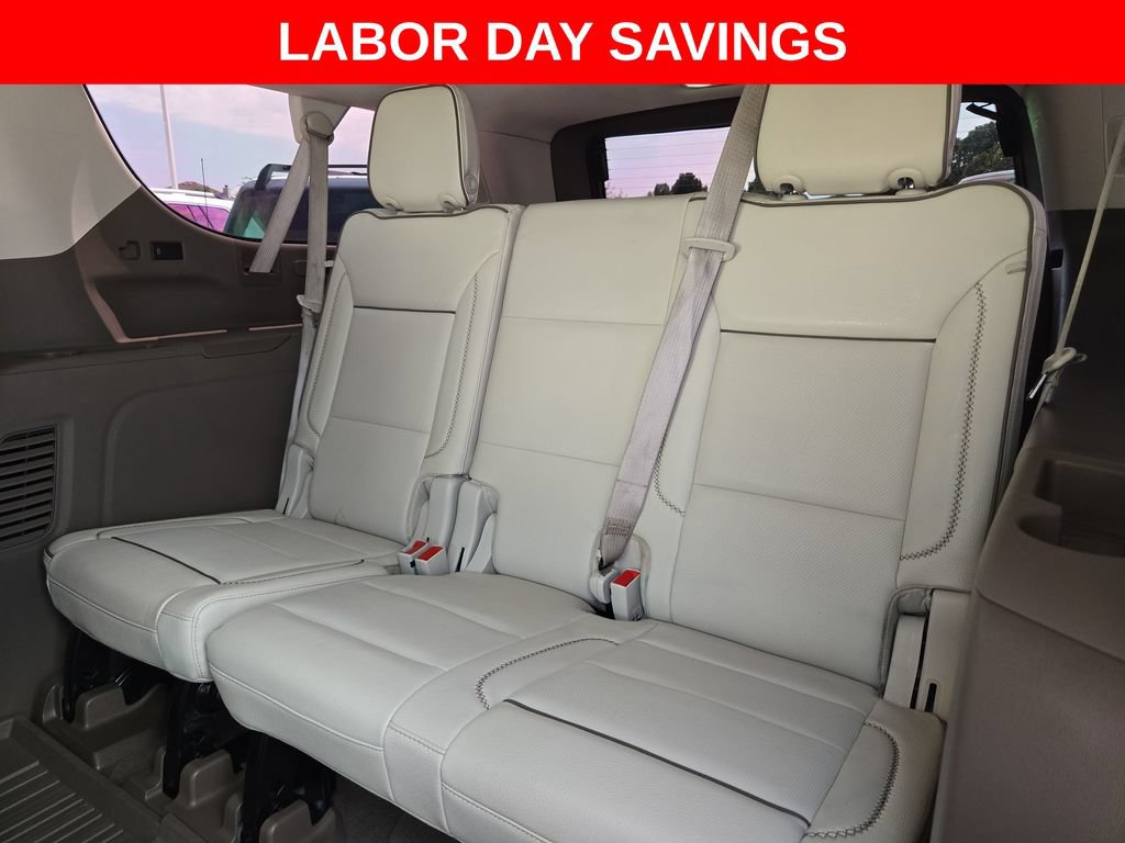 Used 2021 GMC Yukon XL Denali w/ Denali Premium Package AWD/4WD image 16