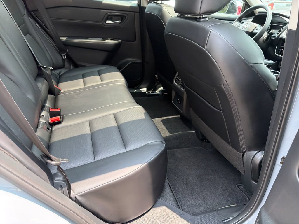 Used 2026 Nissan Rogue Dark Armor FWD image 42