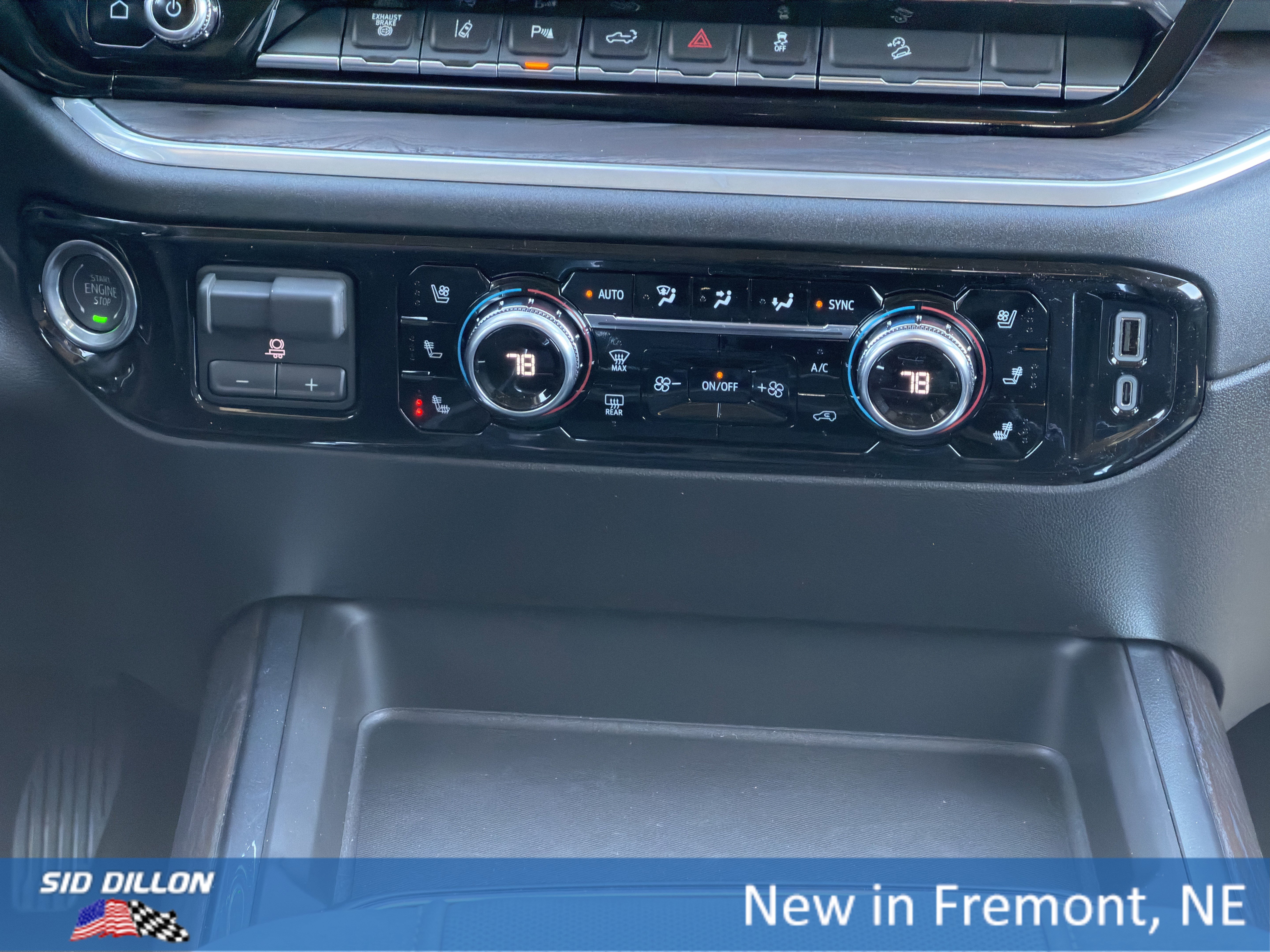 New 2026 GMC Sierra 3500 SLT w/ SLT Premium Package image 12