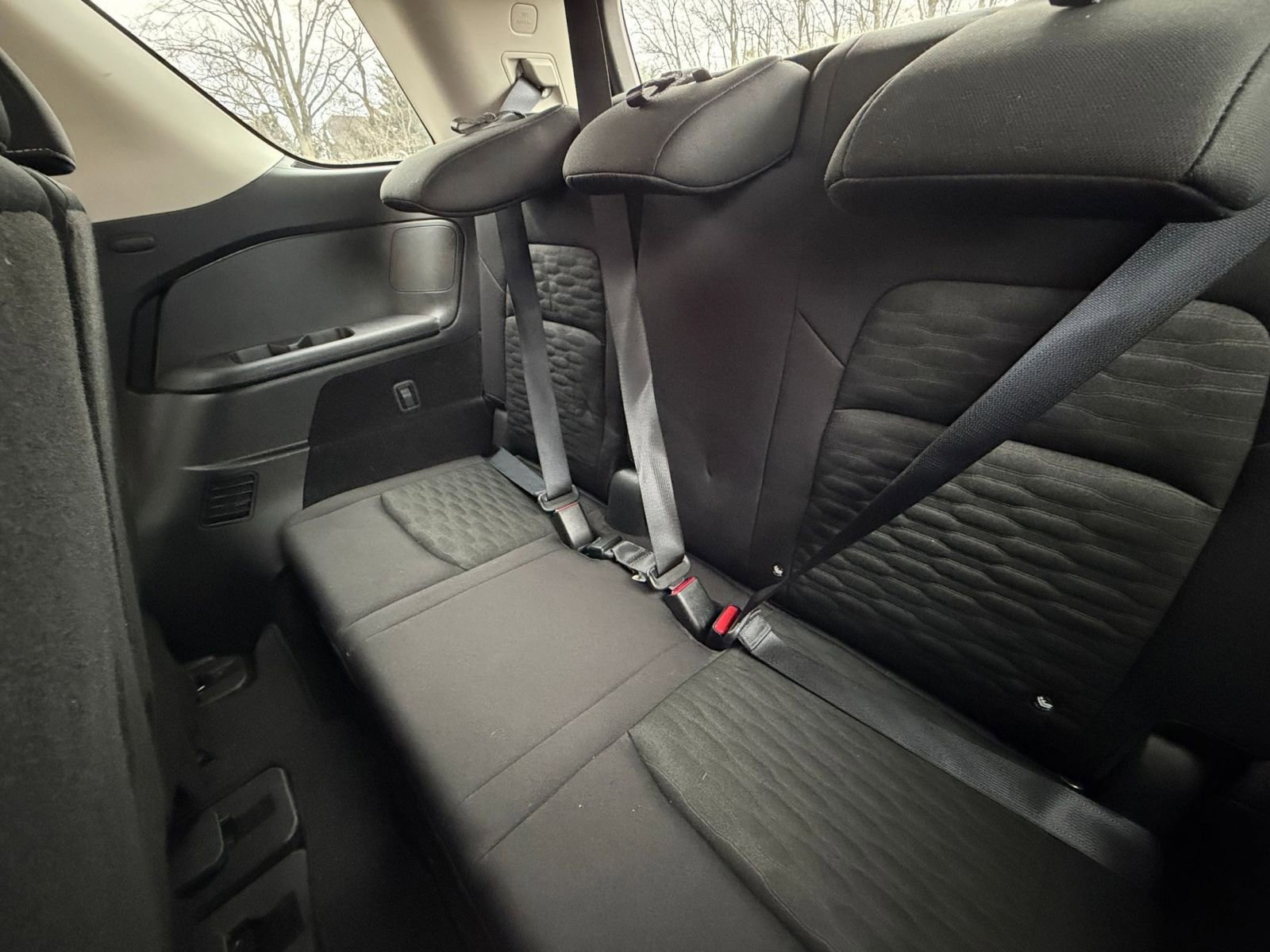 Used 2025 Nissan Pathfinder SV image 31