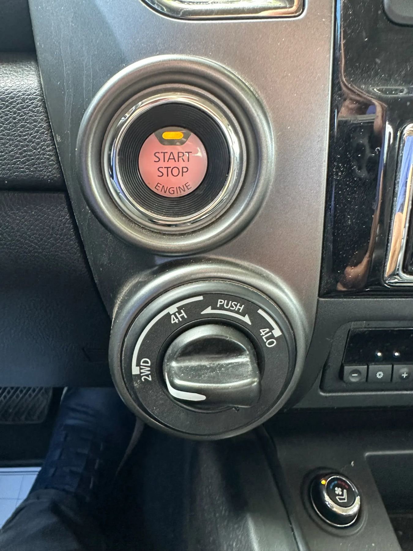 Used 2017 Nissan Titan Platinum Reserve AWD/4WD image 33