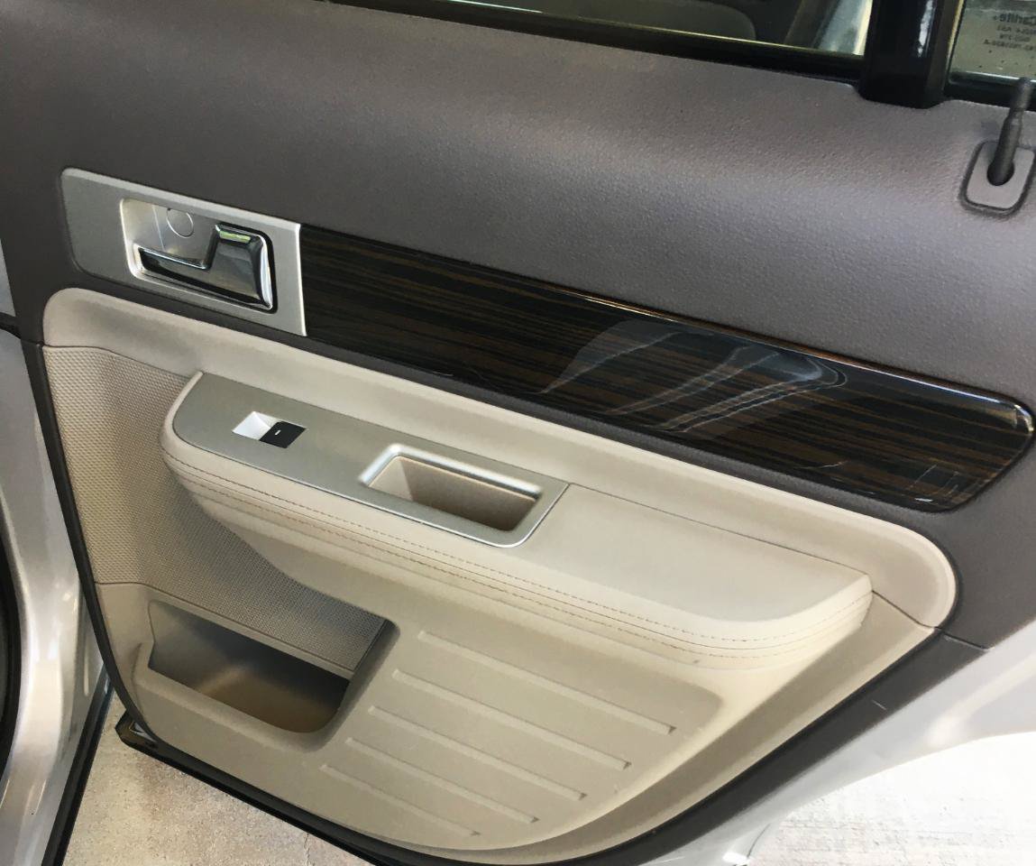 Used 2010 Lincoln MKX 2WD image 15