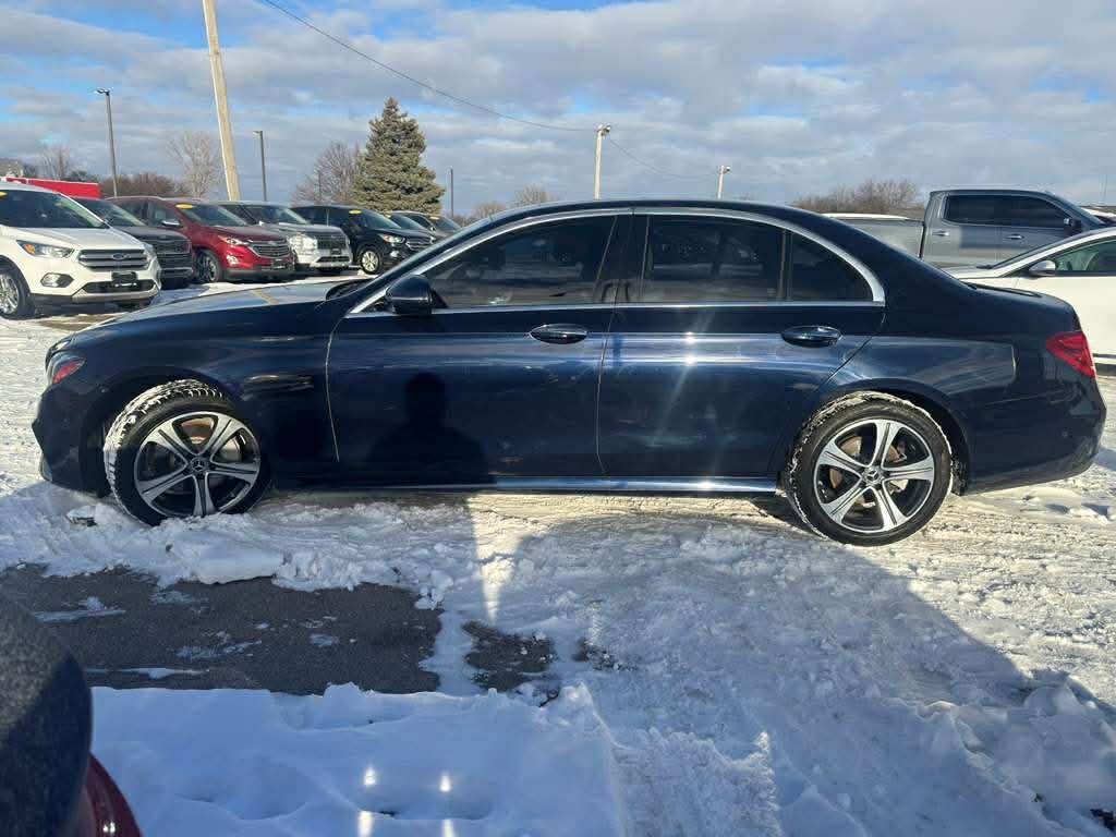 Used 2017 Mercedes-Benz E 300 4MATIC image 5