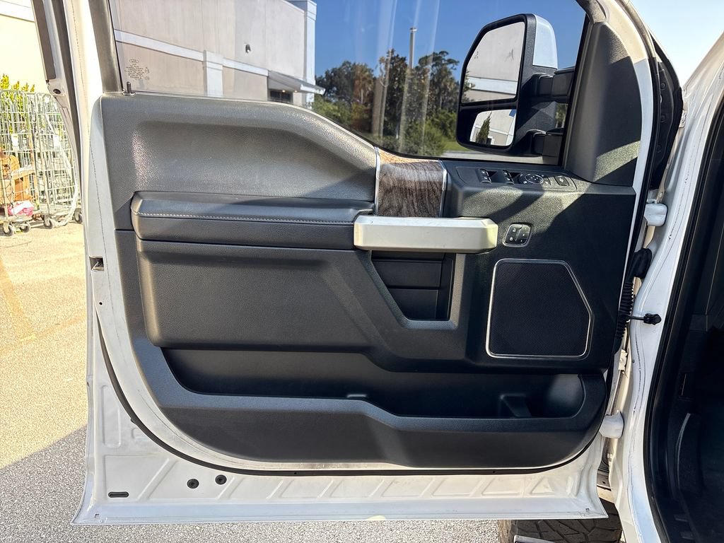 Used 2017 Ford F250 Lariat w/ Lariat Ultimate Package AWD/4WD image 25