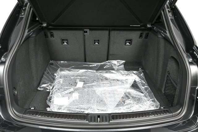 New 2026 Porsche Macan image 32