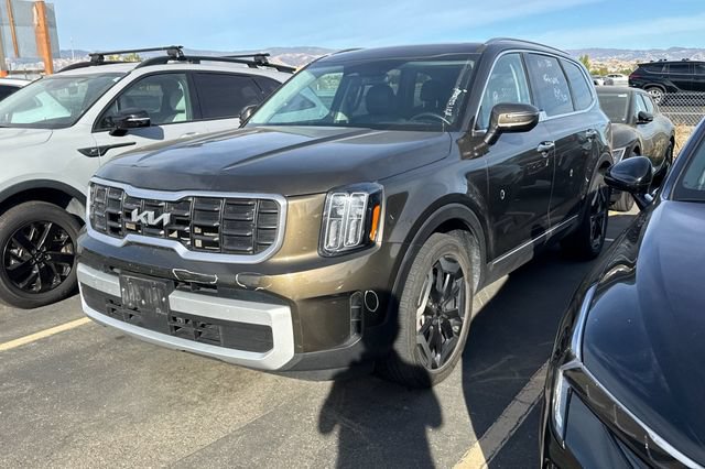 Used 2025 Kia Telluride S FWD image 2
