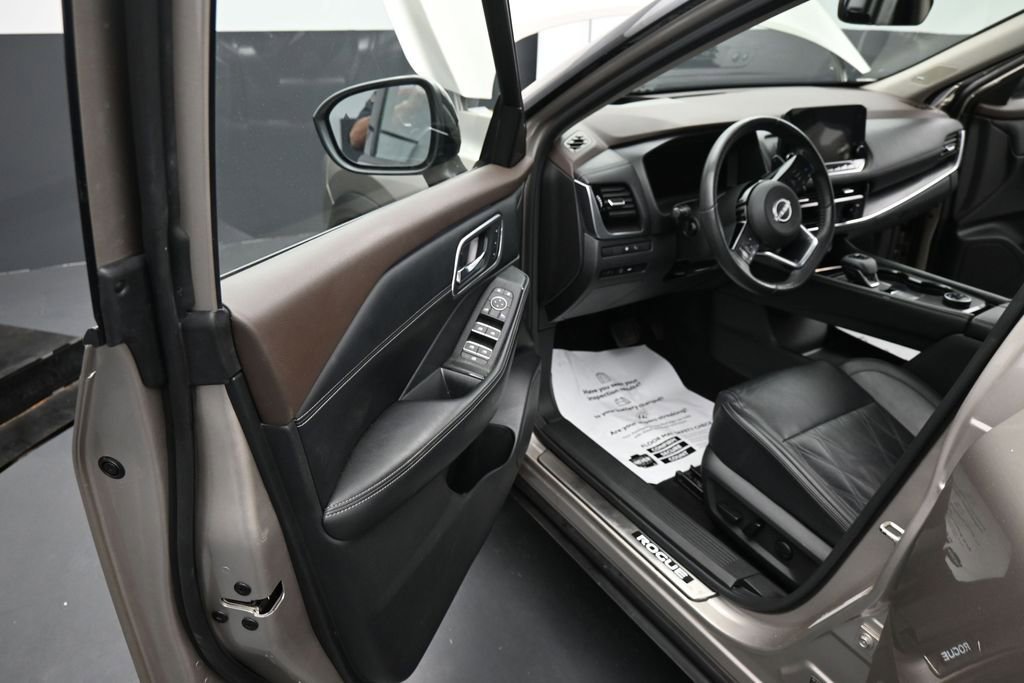 Used 2023 Nissan Rogue Platinum w/ Platinum Premium Package AWD/4WD image 14