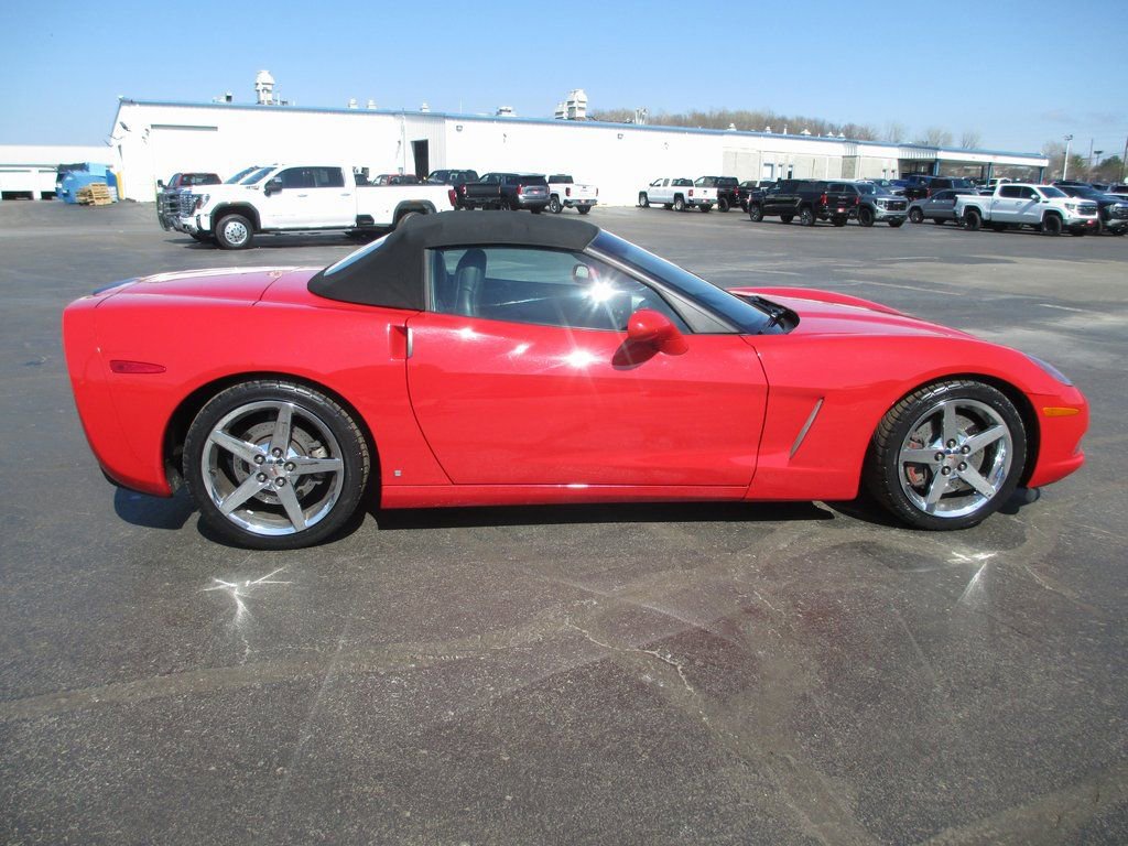 Used 2007 Chevrolet Corvette Convertible w/ Preferred Equipment Group image 4