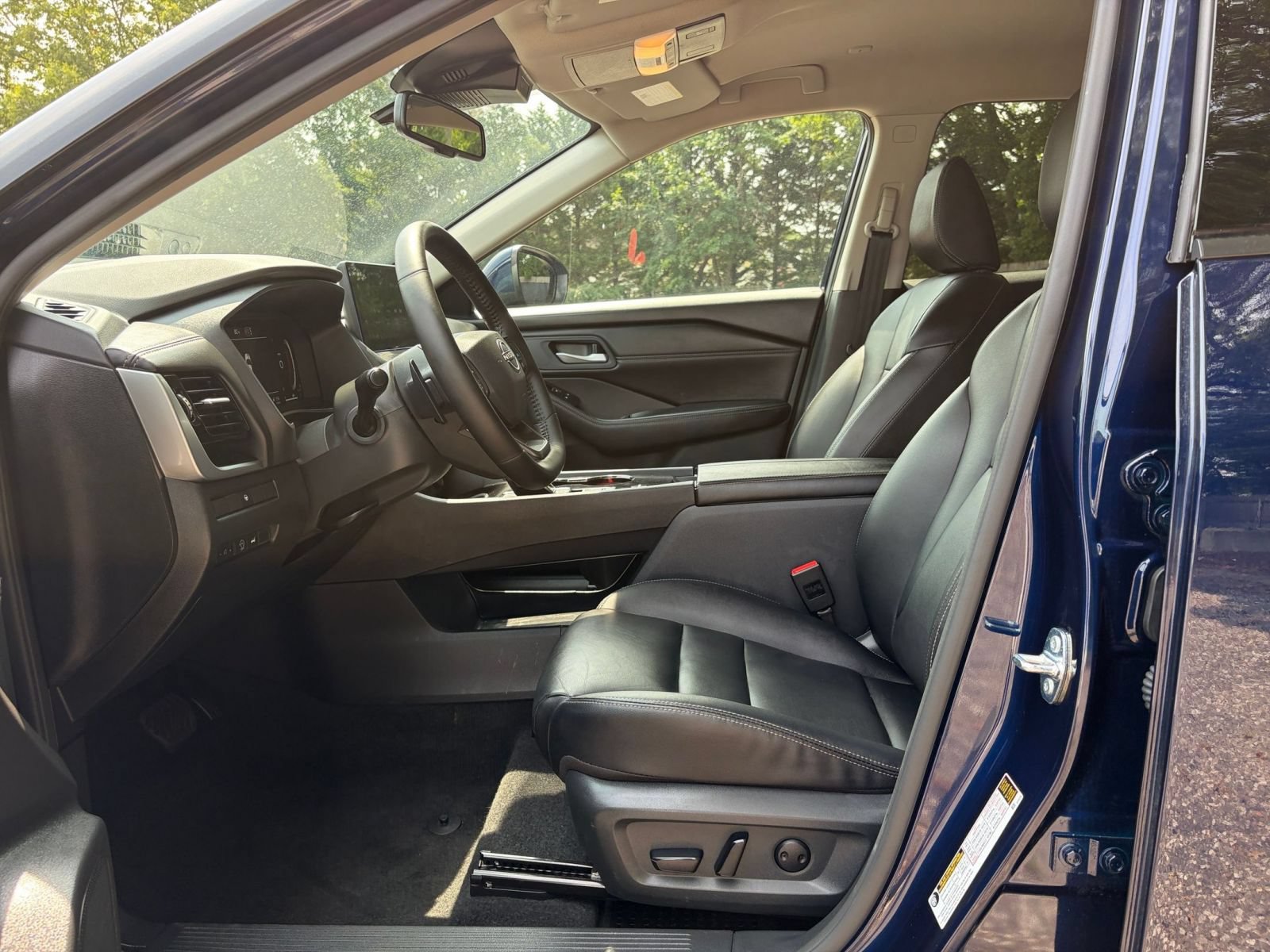 Used 2026 Nissan Rogue SL FWD image 29